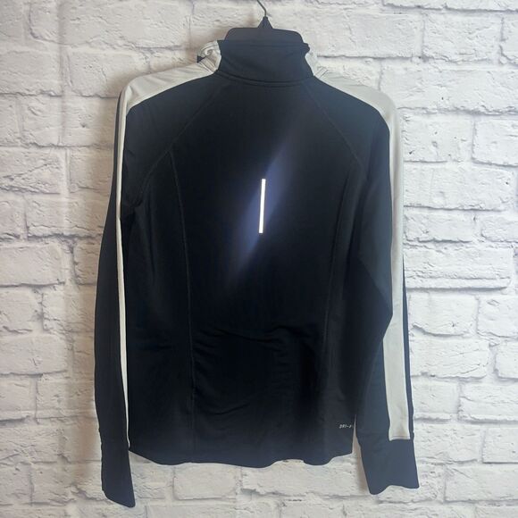 Nike Women’s Dry-fit Running Athleisure Long sleeve 1/4 Zip PulloverSize Medium - Picture 3 of 6